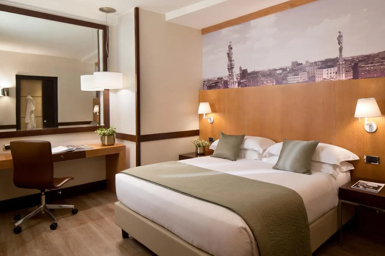 Starhotels Ritz Milán 4*,